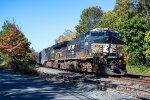 NS 4188 leads 62V east at Hollywood Ave